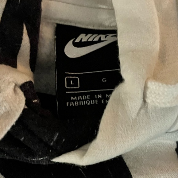 Men’s Nike hoodie - Picture 3 of 3